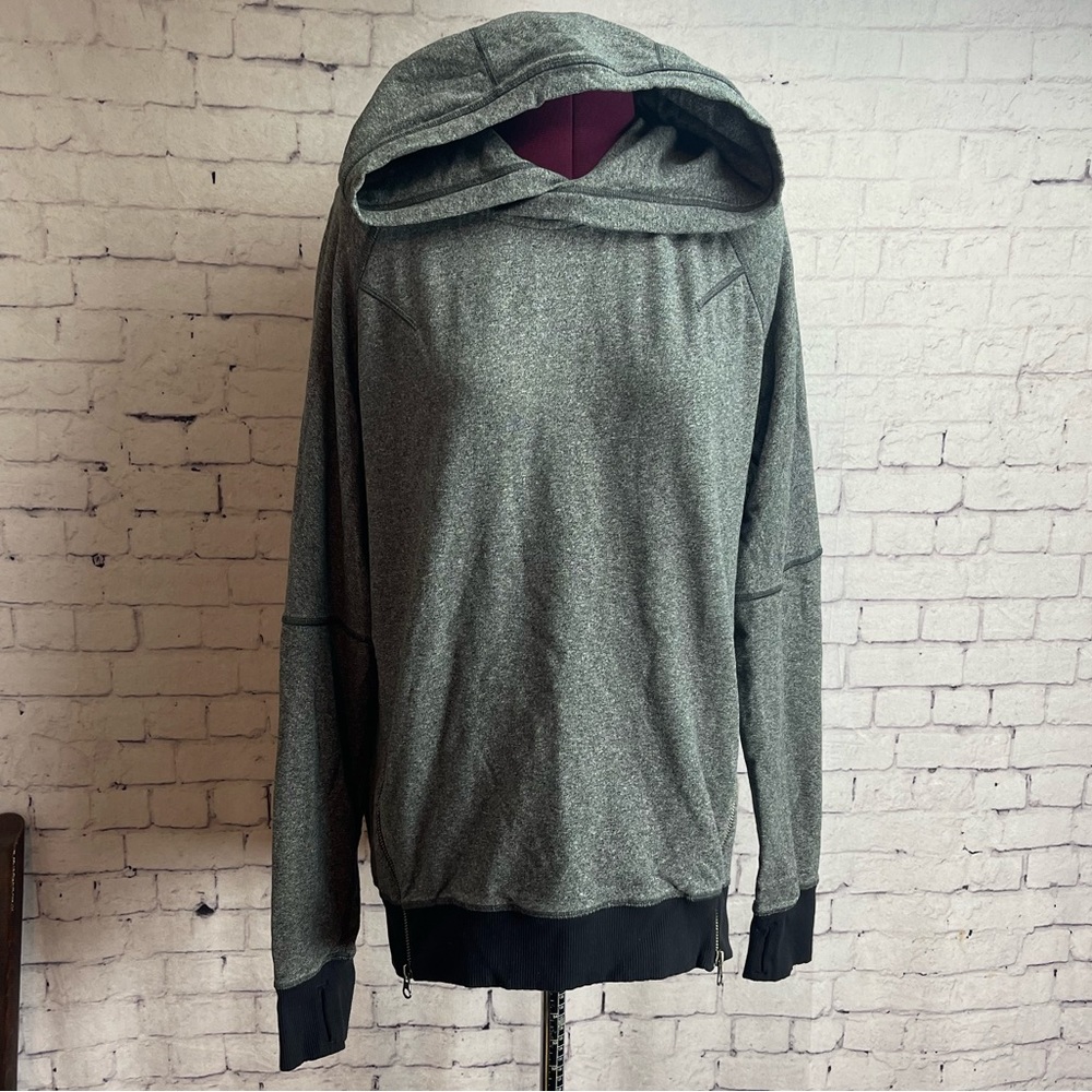 Lululemon Om and Roam pullover hoodie gray and black size 6